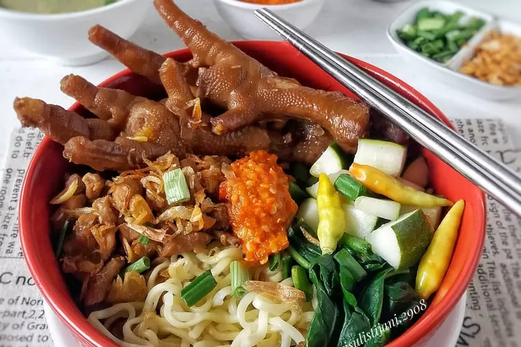 Mie ayam ceker khas Surakarta bikin ngiler, cocok disantap kapanpun -  Kulinear