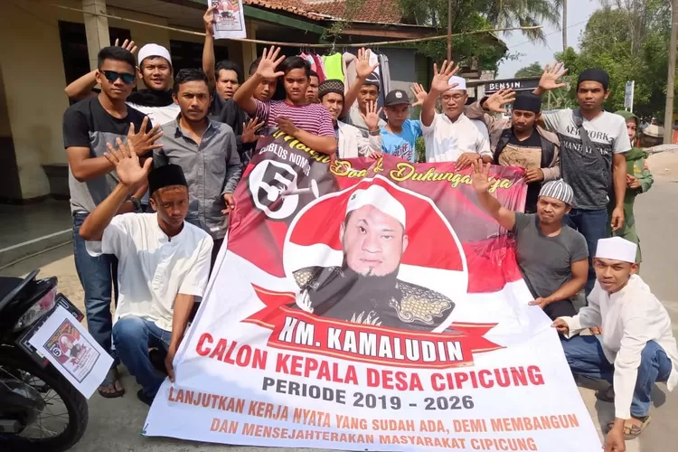 KAMPANYE: Calon Kades Cipicung nomor urut lima, M Kamaludin melakukan kampanye terakhir di Pilkades serentak 2019 Kabupaten Bogor, kemarin.