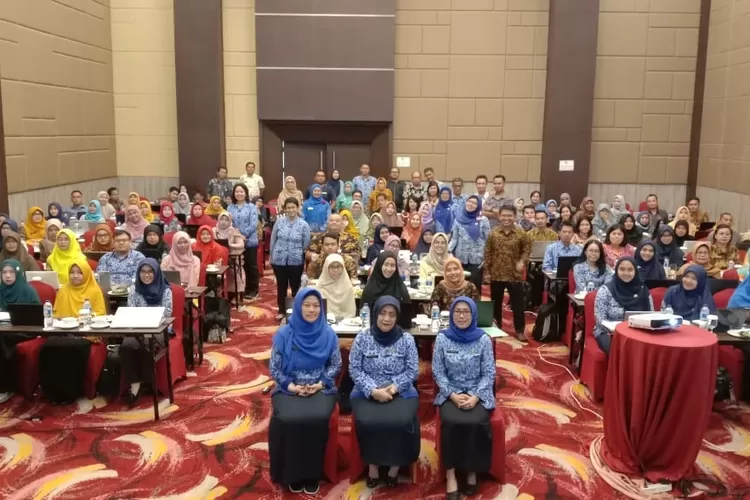 PELATIHAN: Dinkes Kabupaten Bogor melatih ratusan tenaga kesehatan puskesmas se-Kabupaten Bogor, kemarin.