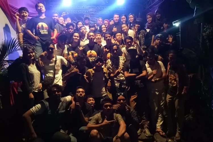 SEMANGAT: Sejumlah pemuda dan pemudi Cijahe semangat meramaikan peringatan Hari Sumpah Pemuda ke-91.