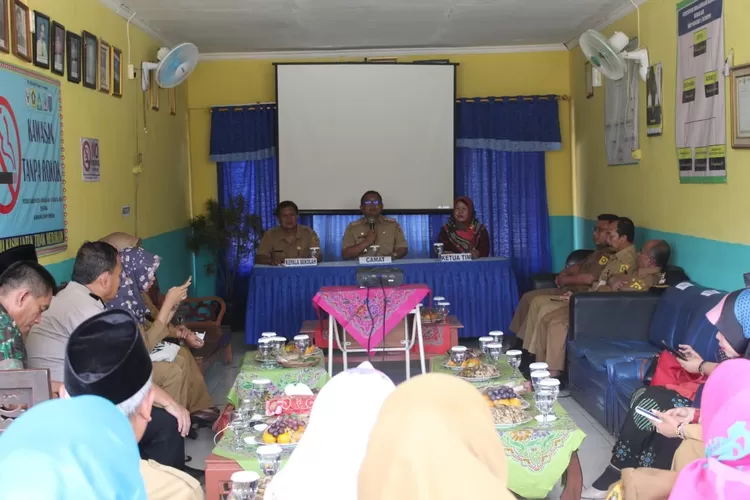 KUNJUNGAN: Tim penilai LSS Jabar mendatangi SMPN 1 Rumpin, kemarin.