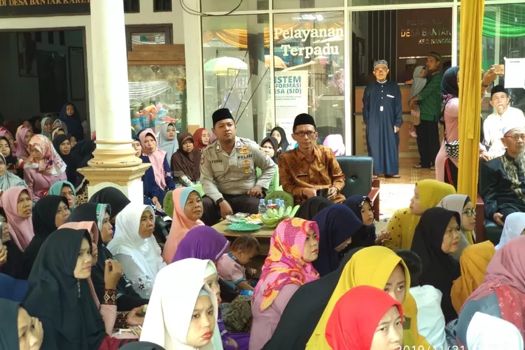 KOMPAK: Pemdes Bantarkaret menggelar Maulid Nabi Muhammad SAW, kemarin.