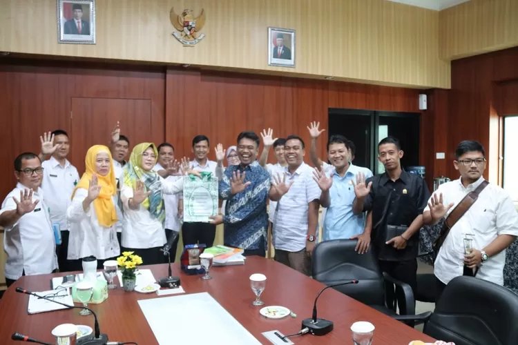 HANGAT: Diskominfo Kabupaten Bogor saat menerima kunjungan Komisi I DPRD Kabupaten Lebak.