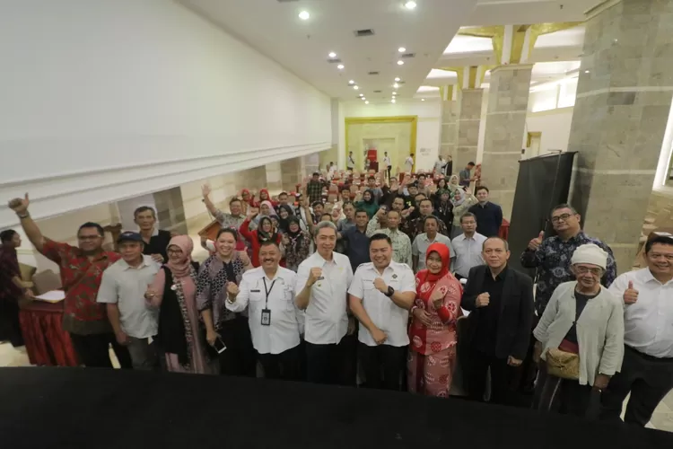 KOMPAK: Disparbud Kota Bogor menggelar Seminar Peningka-tan Kompetensi SDM Jasa Pramuwisata, kemarin.