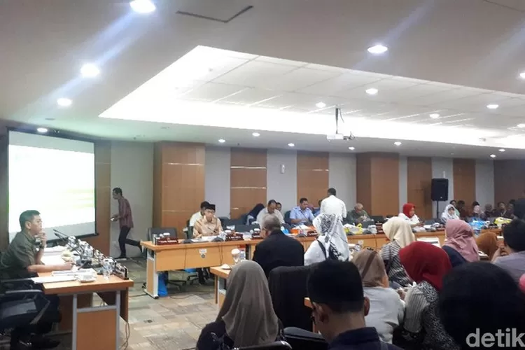 SERIUS:Dinas Kesehatan DKI Jakarta menggelar sosialisasi pencegahan HIV/AIDS Sabtu (7/12).
