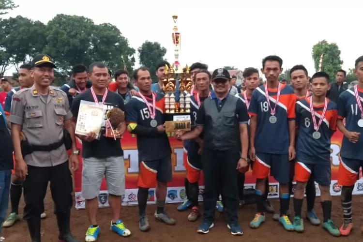 JUARA: Tim Cibalung menjadi juara dalam Warso Cup 2019.