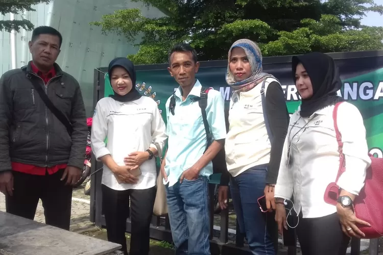 JADI PENONTON: Formacip akan mengubah tuntutannya dan lebih memilih jadi penonton.