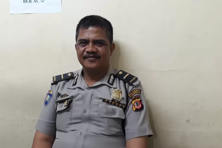 RAMAH: Panit Binmas Polsek Bogor Tengah Iptu Karsiwan saat ditemui Metropolitan di ruangannya, Polsek Bogor.