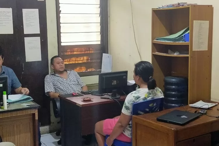 PEMERIKSAAN: Wartawan gadungan diperiksa Reserse Polsek Bogor Timur lantaran melakukan pemerasan terhadap salah seorang PNS Kota Bogor.