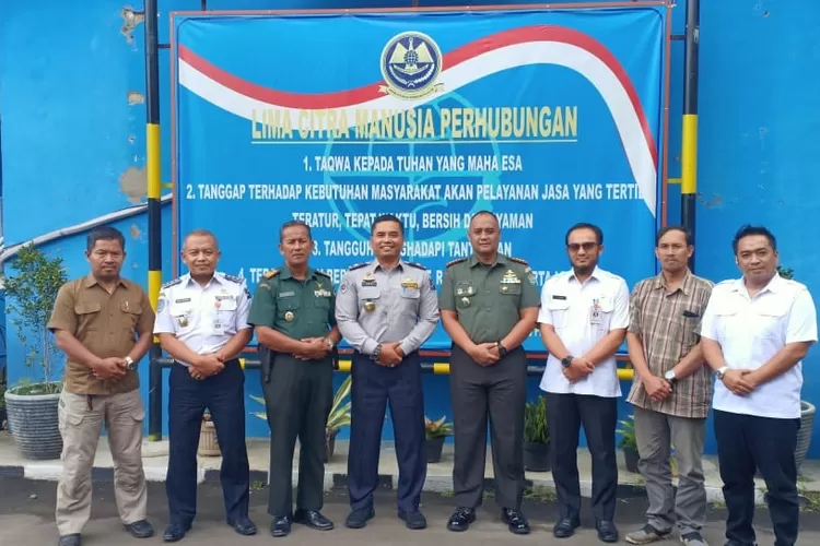 KOMPAK: Dandim Kota Bogor foto bersama jajaran Dishub Kota Bogor.