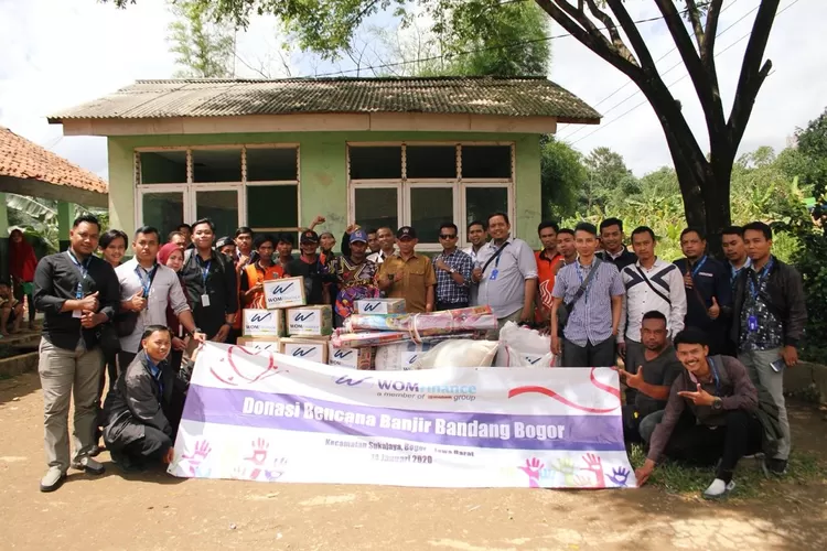 TERGERAK: WOM Finance Regional Jawa Barat menyalurkan bantuan kepada korban bencana di Kampung Rancabakti, Desa Nanggung, Kecamatan Nanggung.