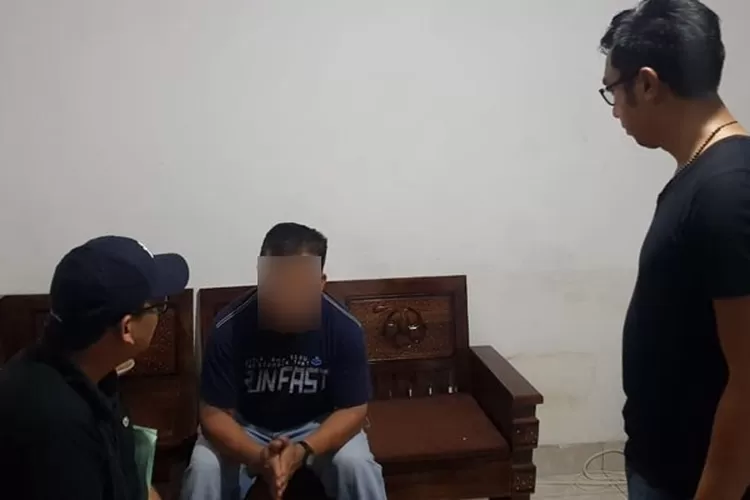 DIAMANKAN: Pelaku pencabulan dalam kendaraan diamankan petugas kepolisian.