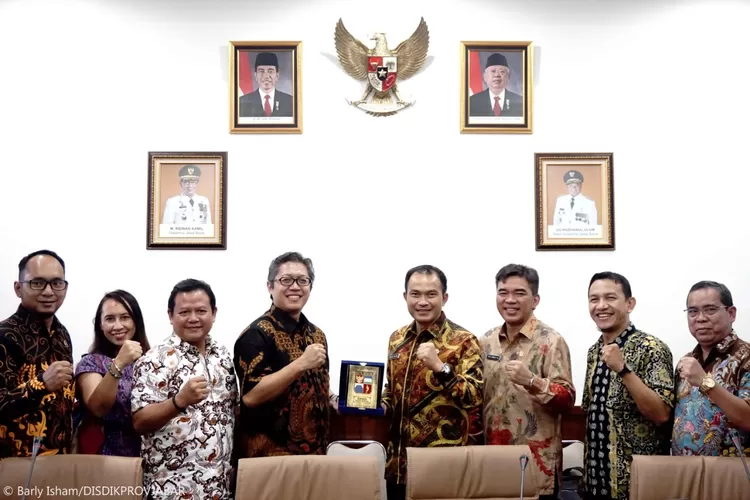 RAKOR: Wakil Ketua DPRD Kota Bogor, Dadang Iskandar Danu-brata (kanan), saat audiensi dengan Disdik Jawa Barat.