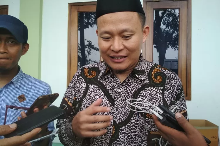 BEASISWA:  Rektor  IUQI,  Saiful  Palah,  saat  diwawancara  soal  beasiswa PSKD bagi warga di empat kecamatan.