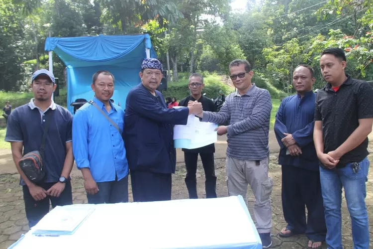 KERJA SAMA: Perumda Tirta Pakuan Kota Bogor bekerja sama dengan beberapa pengelola Arung Jeram Sungai Cisadane, kemarin.