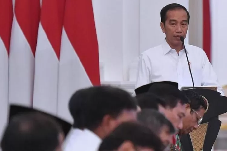 TOLAK: Presiden Jokowi secara pribadi menolak memulangkan ratusan WNI bekas ISIS ke Indonesia. Namun ia masih menunggu hasil ratas