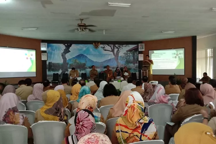 MUSRENBANG: Suasana musrenbang tingkat Kecamatan Babakanmadang, kemarin. Camat mengeluh soal kurangnya anggaran