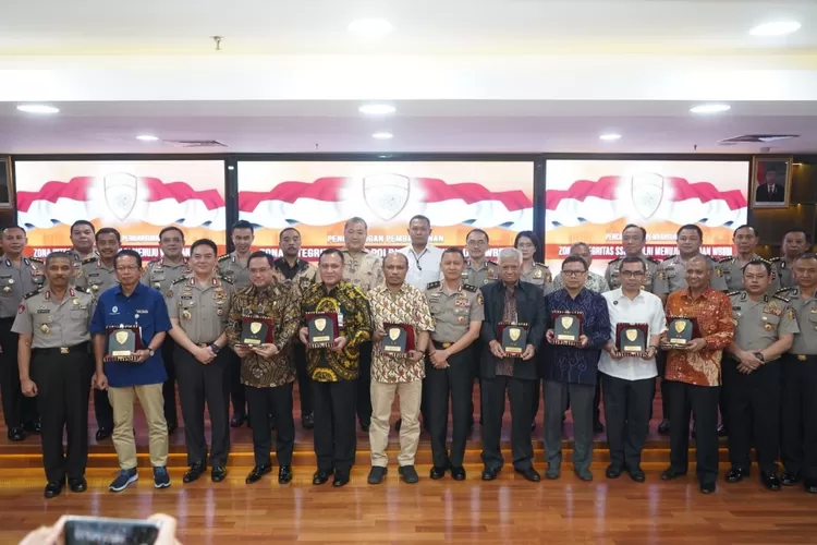 ZONA INTEGRITAS:  SSDM Polri menargetkan zona integritas dengan membuat aturan pelaporan harta kekayaan bagi perwira polisi
