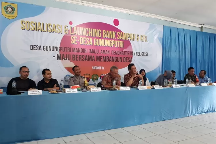 SOSIALISASI: PT Indocement menggelar sosialisasi tentang bank sampah. Sampai saat ini Indocement sudah membentuk 30 bank sampah. 