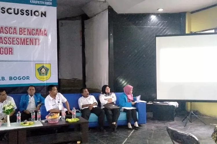 DISKUSI: DPD KNPI Kabupaten Bogor menggelar FGD bersama perwakilan OPD di gedung KNPI Cibinong, kemarin.