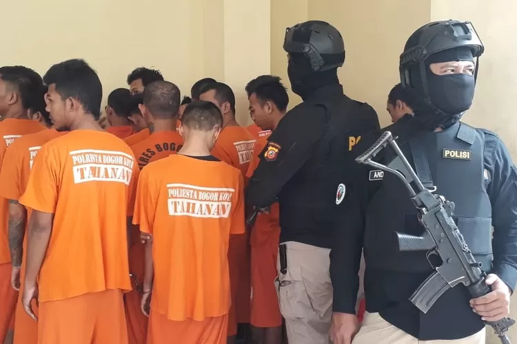 DICOKOK: Tujuh belas pelaku peredaran narkoba dicokok Sat Narkoba Polresta Bogor Kota di tempat terpisah.
