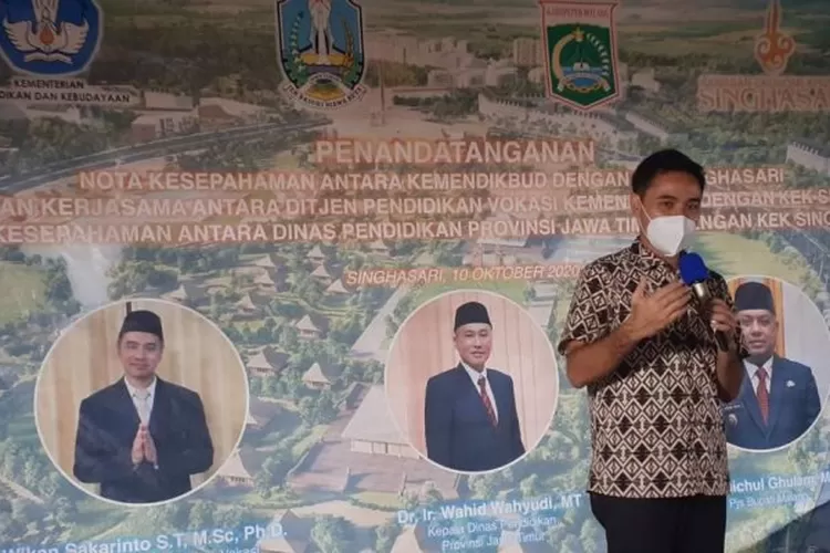 Direktur Jenderal pendidikan Vokasi Wikan Sakarinto memberikan sambutan dalam acara penandatanganan nota kesepahaman Kemendikbud dengan kawasan ekonomi khusus (KEK) Singhasari di Malang, Sabtu (10/10/2020). Foto Ajeng Jasita Ingtyas/nusadaily.com