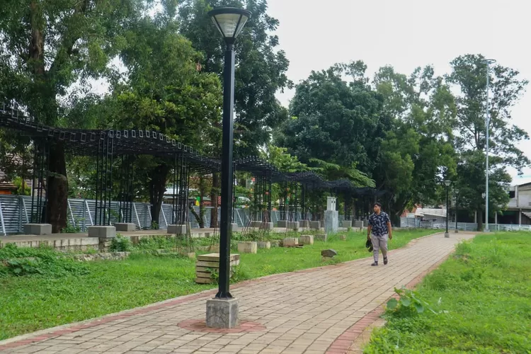 MANGKRAK: Inilah lokasi pembangunan alun-alun Cibinong yang sempat terhenti / Varel Magang Metropolitan