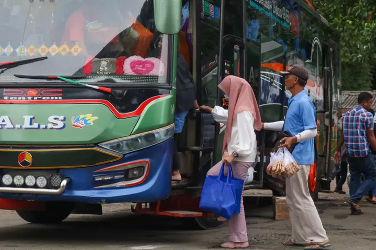 Jumlah Penumpang Bus Menurun - Metropolitan