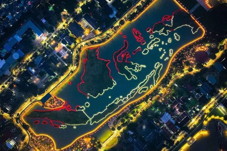 MEGAH: Pemprov DKI Jakarta menjadikan Taman Mini Indonesia Indah (TMII), Jakarta Timur, sebagai pusat perayaan malam Tahun Baru 2023. Momen ini sekaligus menjadi penanda aktivasi TMII pascarenovasi infrastruktur.