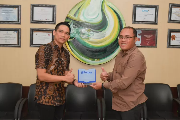 Kemendikbudristek raih penghargaan dari gramedia