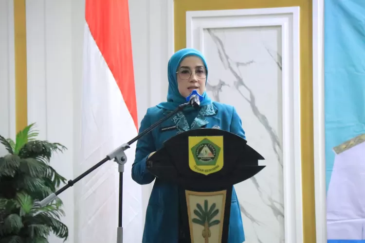 Halimatussadiyah Iwan melantik Lima Istri Camat Sebagai Ketua TP-PKK Kecamatan (bogorkab.go.id)