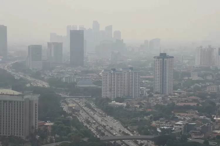 Polusi Jakarta yang kian memburuk menjadi sorotan media asing karena kualitas udaranya terburuk di dunia. (Reuters)