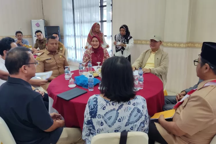 Pertemuan Gubernur Bengkulu, Rohidin Mersyah dan Tim PUPR Bahas Pembangunan DDTS (Pemprov Bengkulu) 