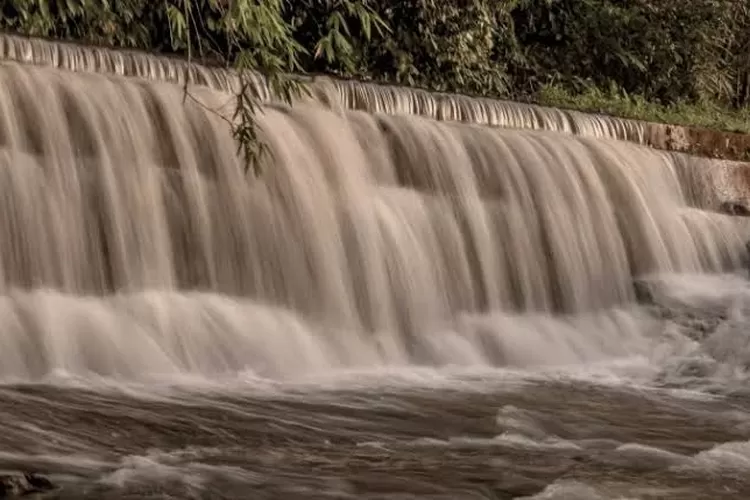 Air Terjun Tangga Manik di Sumatera Selatan. (Andalas Tourism.)