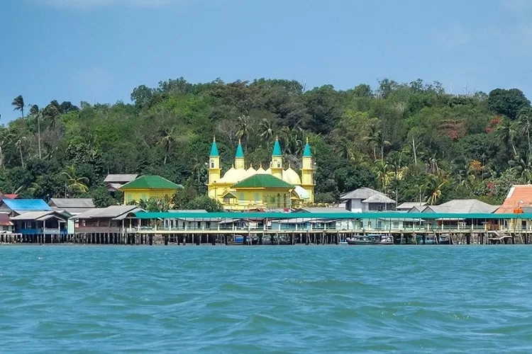 Pulau Penyengat Kepulauan Riau (triptrus.com)