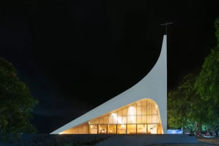 Gereja Santa Maria Karunia Bakti berebntuk unik seperti bahtera (Youtube CATHOLIC CHURCH)