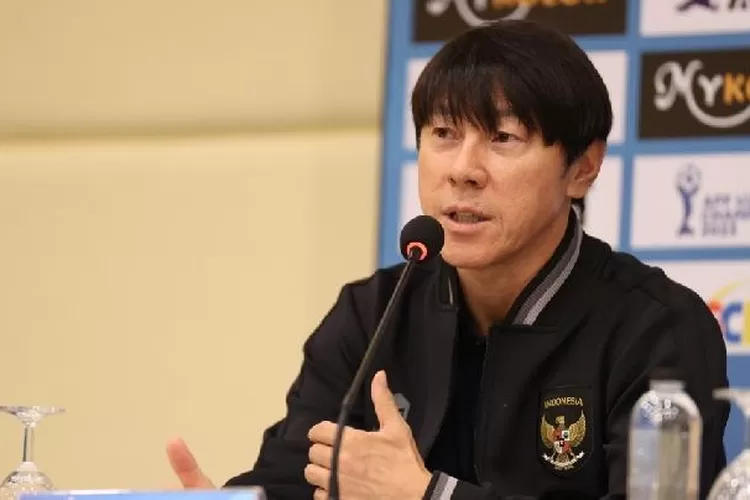 Pelatih Shin Tae-yong ungkapkan rasa penyesalan atas pembatalan Komang Teguh dan Titan Agung (PSSI) (PSSI)
