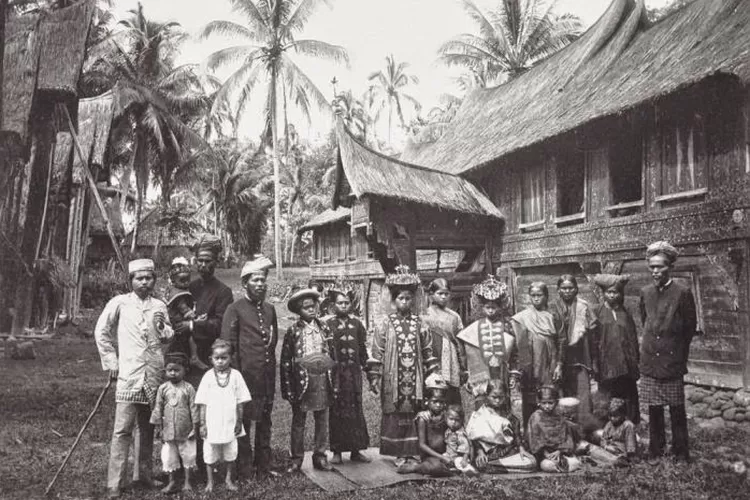 Suku-suku yang Ada di Minangkabau (tambo-minang.blogspot.com)