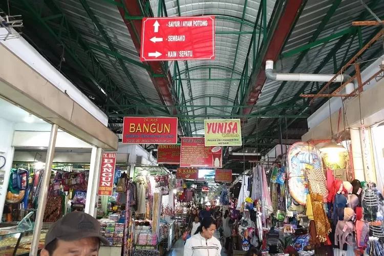 aktivitas masyarakat di sebuah pasar tradisonal yanga da di Kota Medan (Dok: manzanitakids)