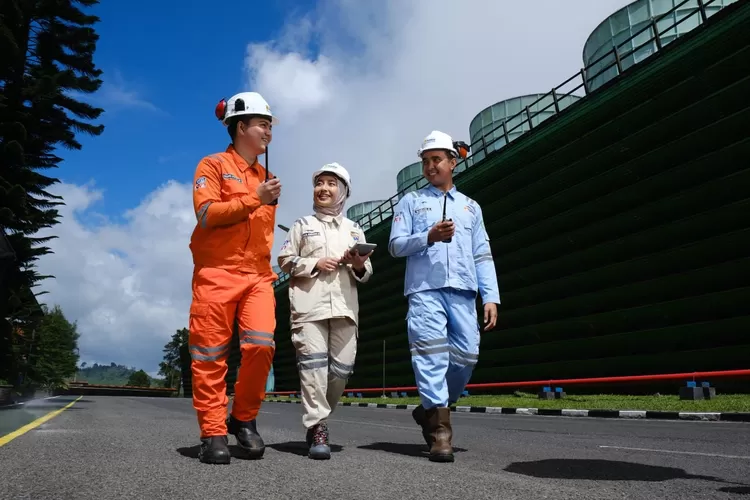 Catatkan Laba Bersih Rp14,4 T, PLN Tembus 2 Terbaik Daftar Fortune Indonesia 100  (Humas PLN )