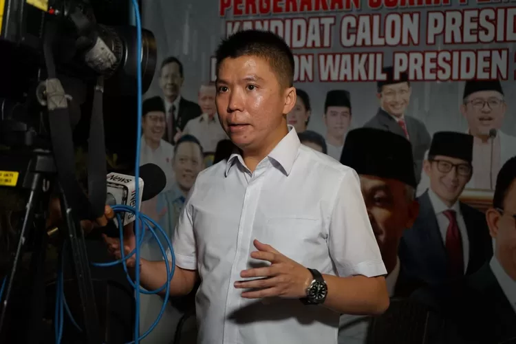 Koordinator Nasional Relawan Prabowo Digital Team Anthony Leong tanggapi kemunduran Guntur Romli dari PSI. (Ist)