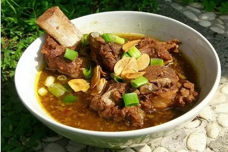 Sop Konro, kuliner warisan dari Makassar (The Asian Parent)