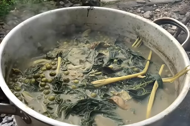 Trites, makanan unik dari Suku Karo (Youtube KabarPedia)
