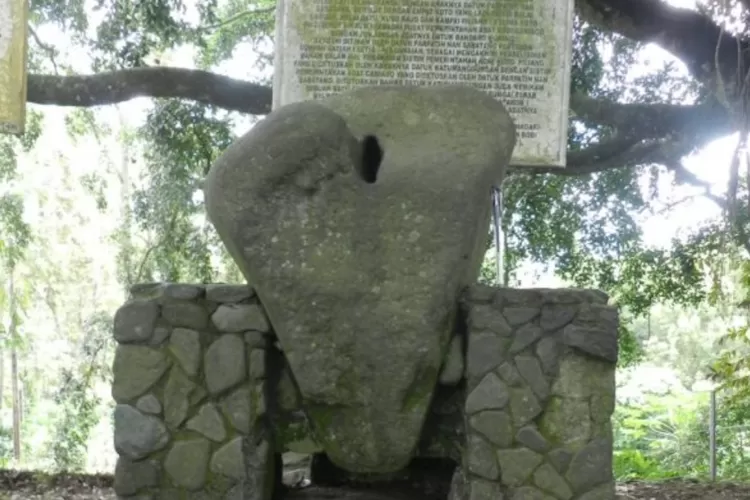 Batu Batikam dan Pembuktian Dua Tokoh Minangkabau (kebudayaan.kemdikbud.go.id)