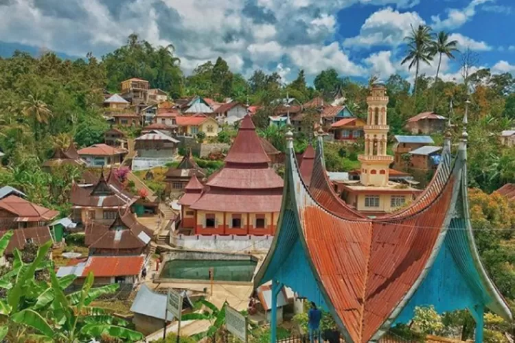 Mengenal Rumah Anyaman Rotan di Desa Nagari Pariangan Sumatera Barat yang Dibangun Tanpa Paku dan ada Masjid Mirip Kuil Tibet/Gurusiana