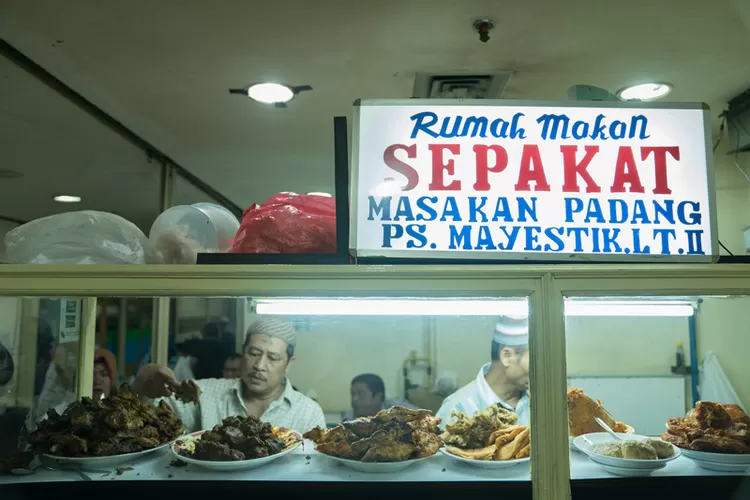 Rumah Makan Pertama di Jakarta Sudah Setengah Abad, Rumah Makan Sepakat Buka 3 Jam Sudah Abis Buset!!