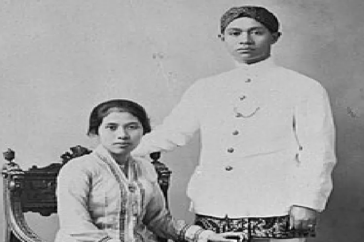 Syarifah Nawawi dan suaminya Bupati Cianjur,  Wiranatakoesoema V (Dok: Wikipedia)