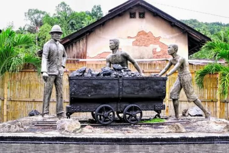 Tambang Batu Bara Ombilin menjadi situs warisan dunia UNESCO yang penuh dengan sejarah (indonesia.go.id)