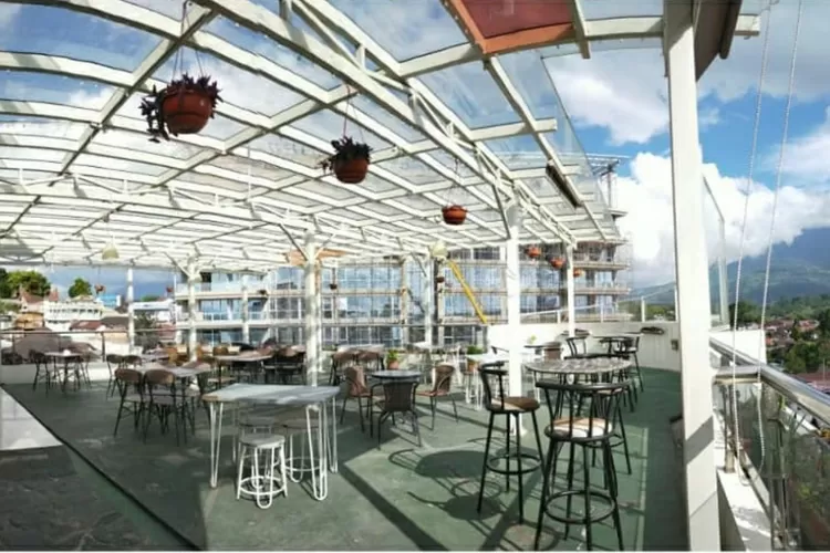 Kafe Berkonsep Rooftop (facebook Hotel Mersi)