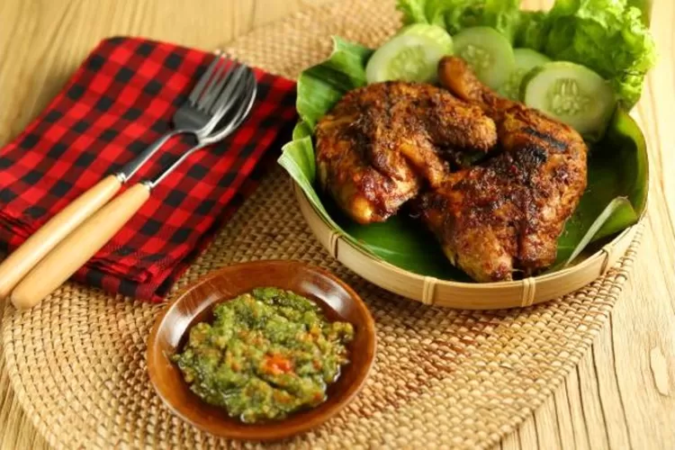 Berikut Resep Ayam Pecak Khas Daerah Perbaungan di Medan, Sumut : bisa Masak dirumah Tanpa Ikut Antri/Finnafood.com
